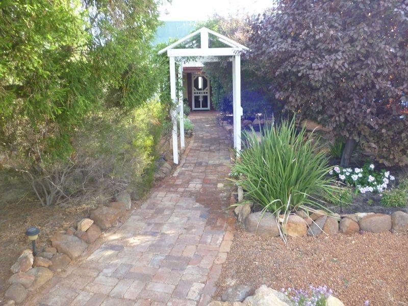 51 Avon Terrace, York WA 6302