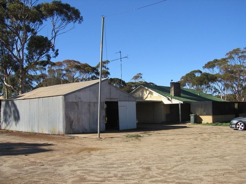 2 & 6 Cunningham Street, Merredin WA 6415