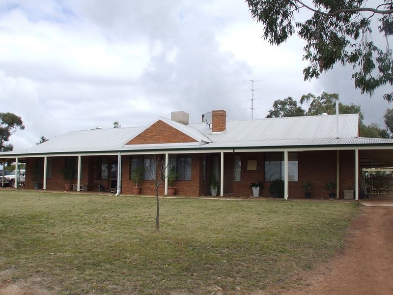 37 Tenth Road, York WA 6302