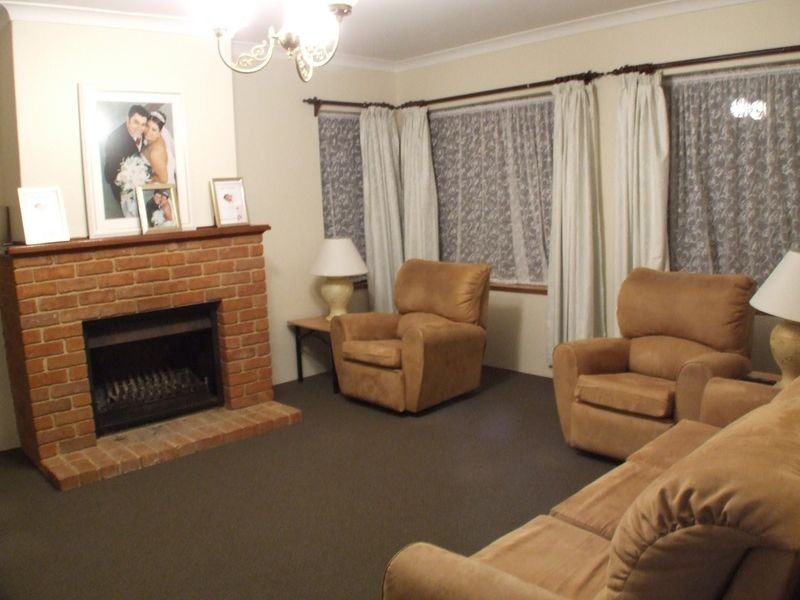 37 Tenth Road, York WA 6302