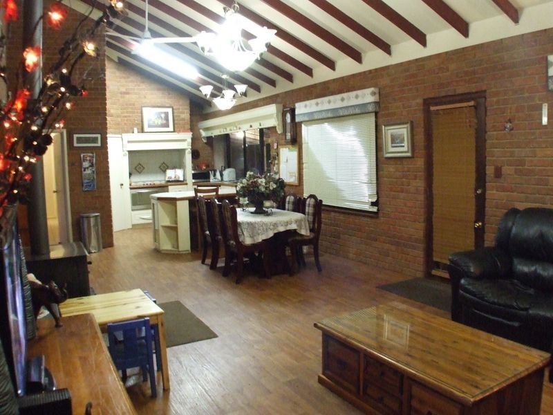 37 Tenth Road, York WA 6302