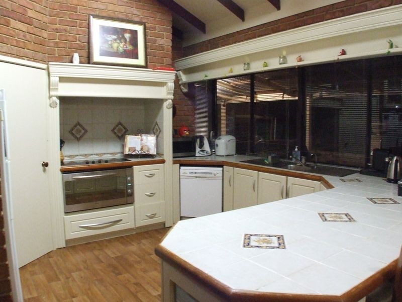 37 Tenth Road, York WA 6302