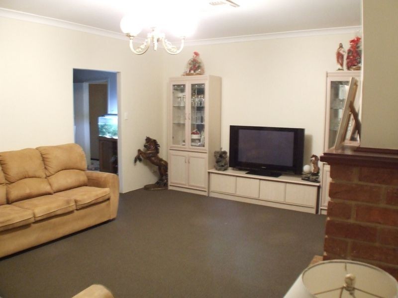 37 Tenth Road, York WA 6302