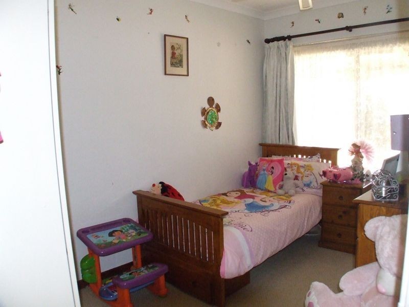 37 Tenth Road, York WA 6302