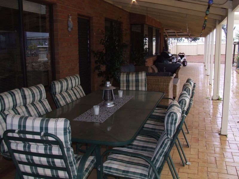 37 Tenth Road, York WA 6302