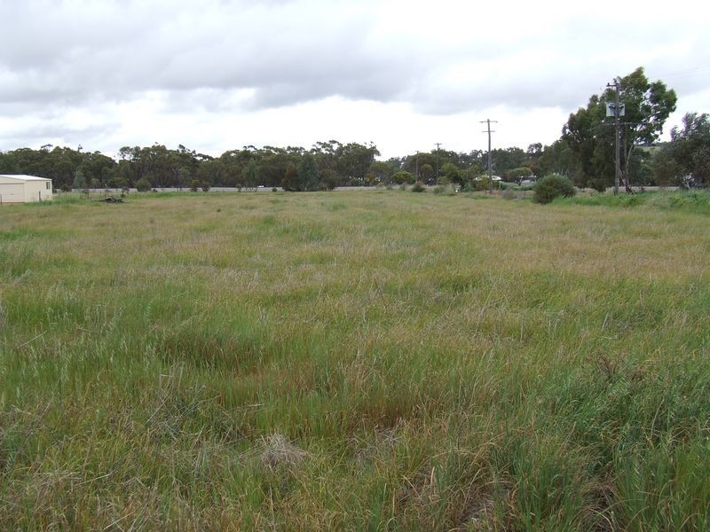 4 Tenth Road, York WA 6302