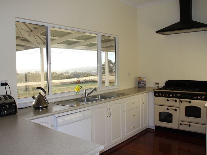 204 Cut Hill Road, Balladong WA 6302