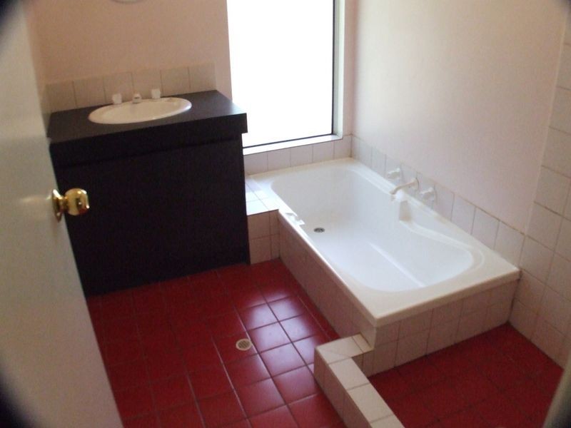 13 Glass Court, York WA 6302