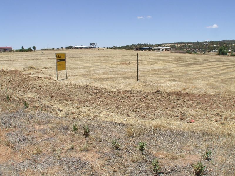 14 Langford Crescent, York WA 6302