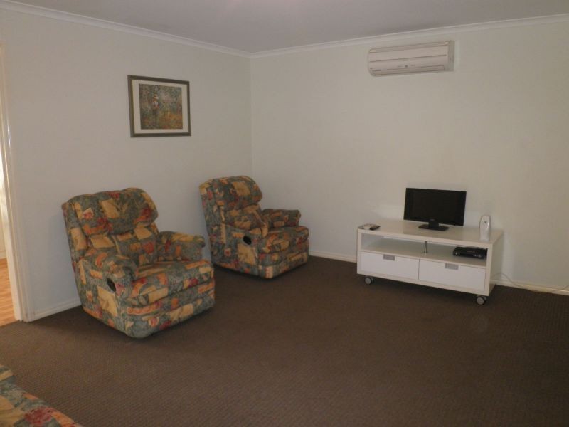 2/2 Eighth Road, York WA 6302