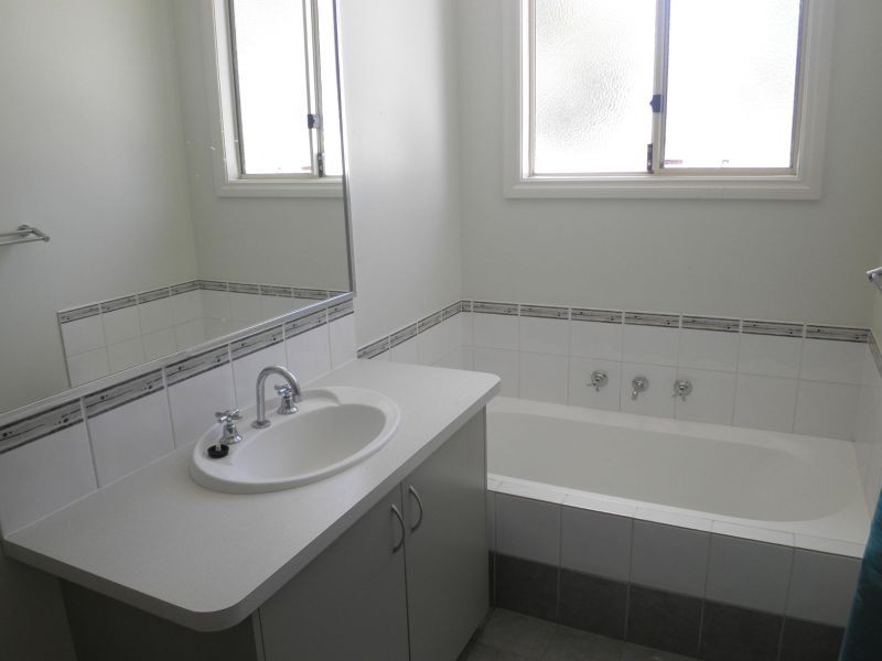 2/2 Eighth Road, York WA 6302