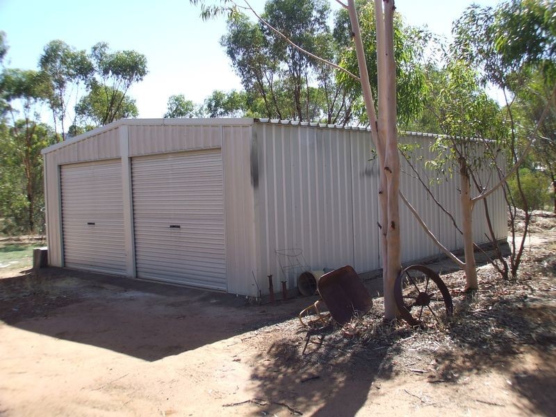 9 Ninth Road, York WA 6302