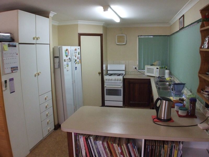 9 Ninth Road, York WA 6302