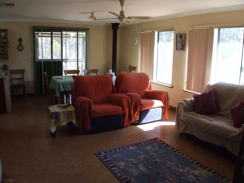 9 Ninth Road, York WA 6302