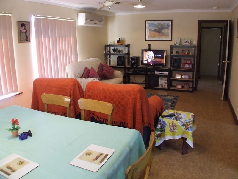 9 Ninth Road, York WA 6302