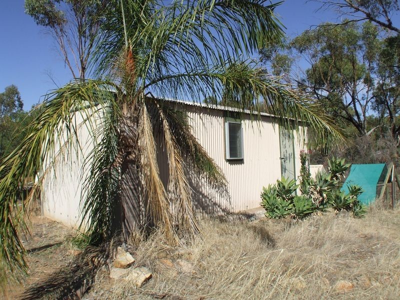 9 Ninth Road, York WA 6302