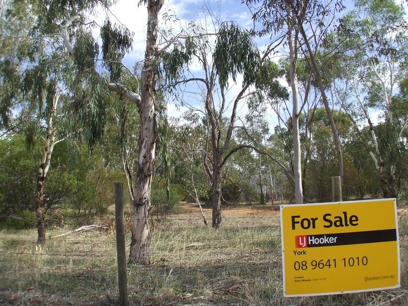 9 Ninth Road, York WA 6302