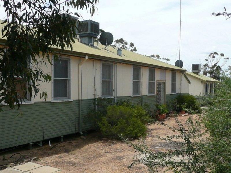 3051 & 305 Soldiers Road, Narembeen WA 6369