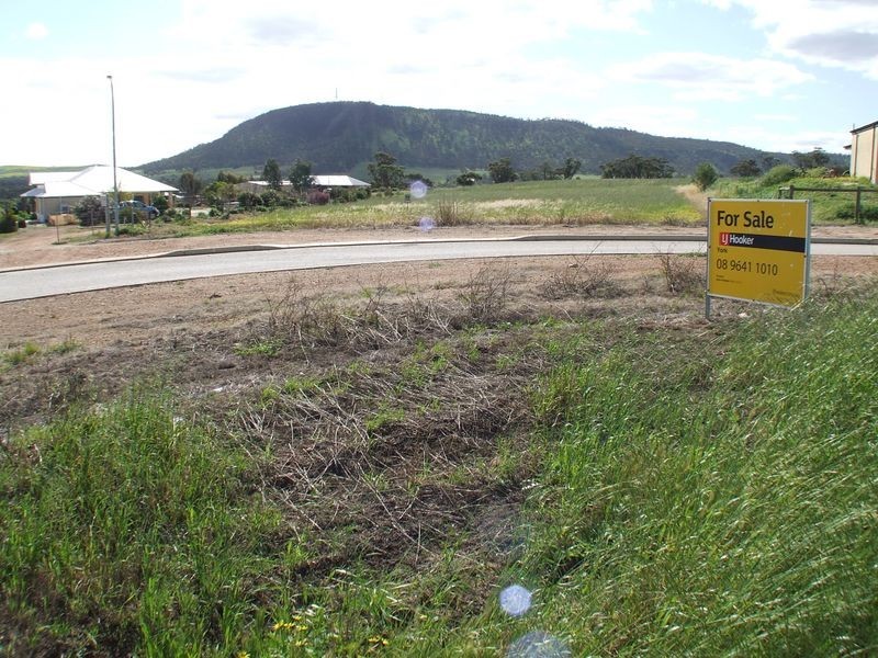 14 Langford Crescent, York WA 6302