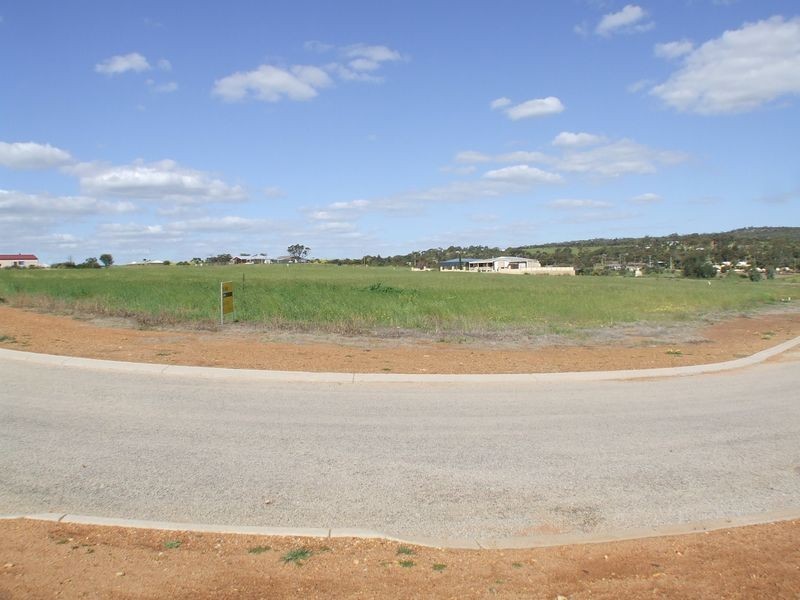 14 Langford Crescent, York WA 6302