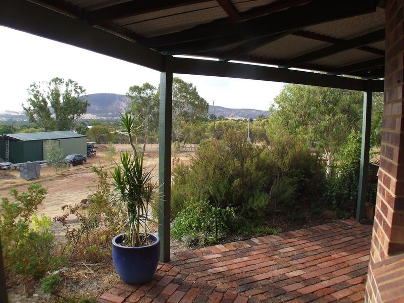 26 Steere Road, York WA 6302