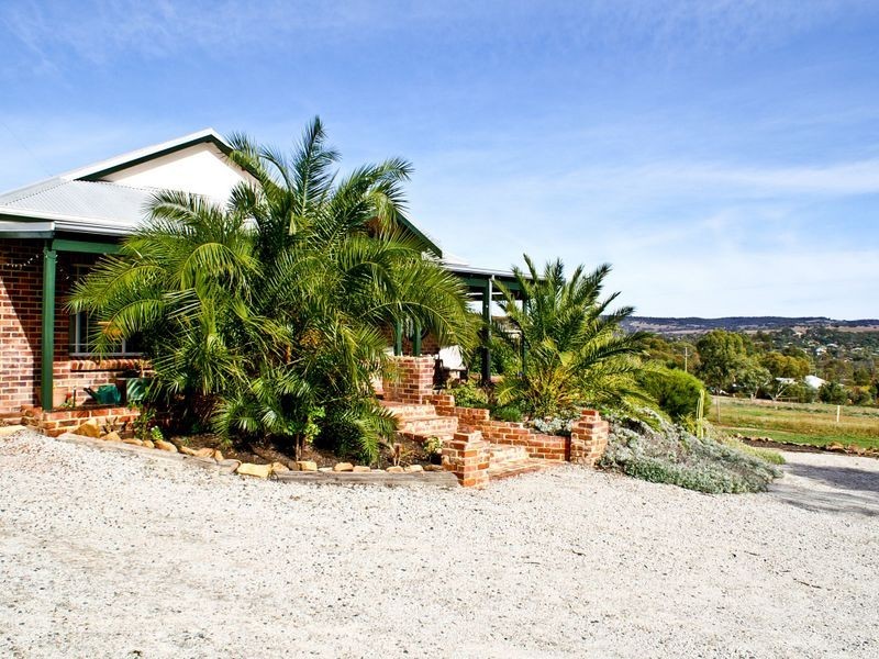 26 Steere Road, York WA 6302