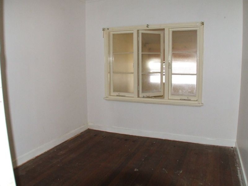 15 Thomson Street, York WA 6302