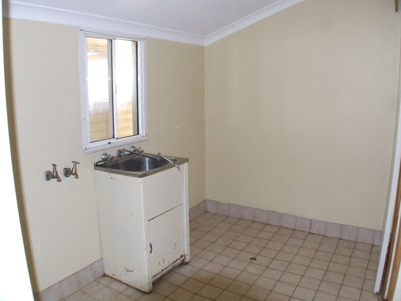 15 Thomson Street, York WA 6302