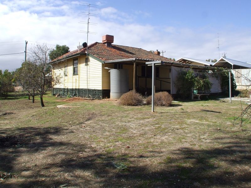 15 Thomson Street, York WA 6302