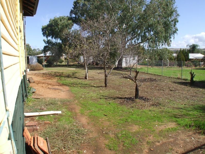 15 Thomson Street, York WA 6302