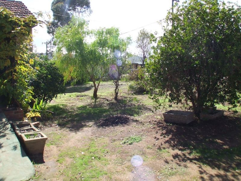 15 Thomson Street, York WA 6302