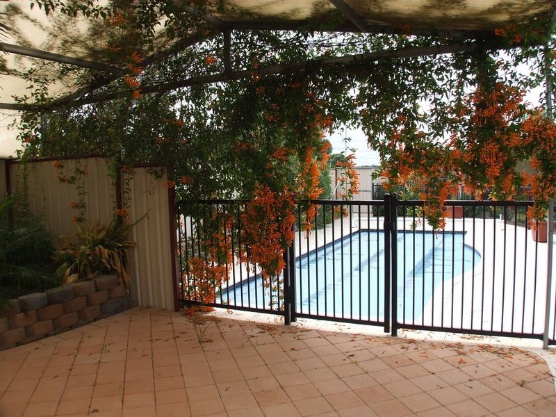 21 Tenth Road, York WA 6302