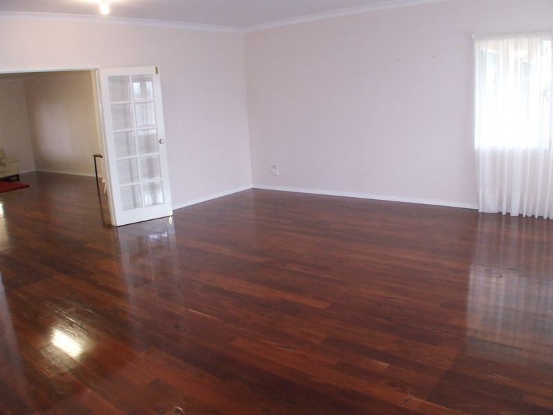 21 Tenth Road, York WA 6302