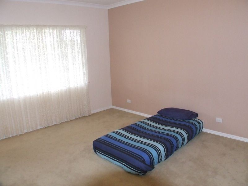 21 Tenth Road, York WA 6302