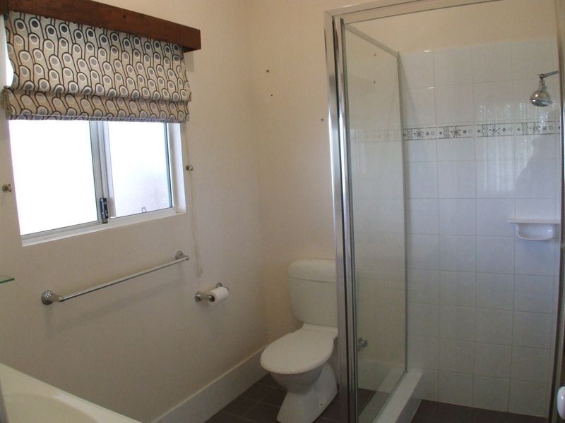 21 Tenth Road, York WA 6302