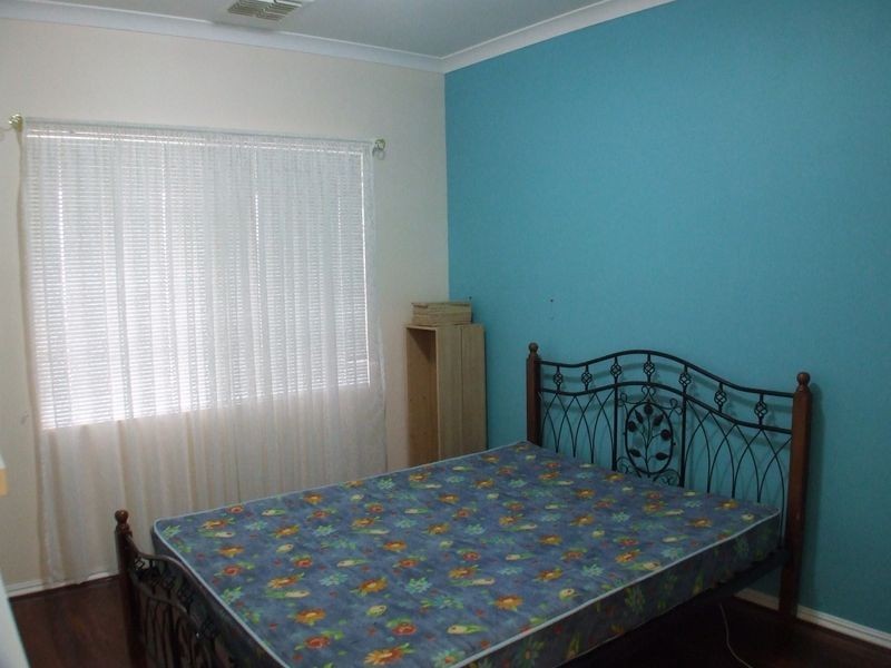 21 Tenth Road, York WA 6302