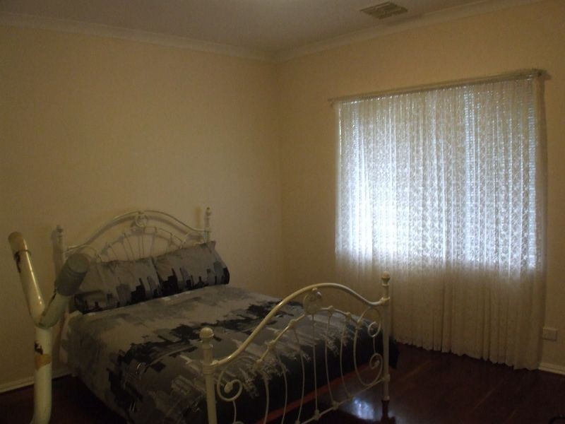 21 Tenth Road, York WA 6302