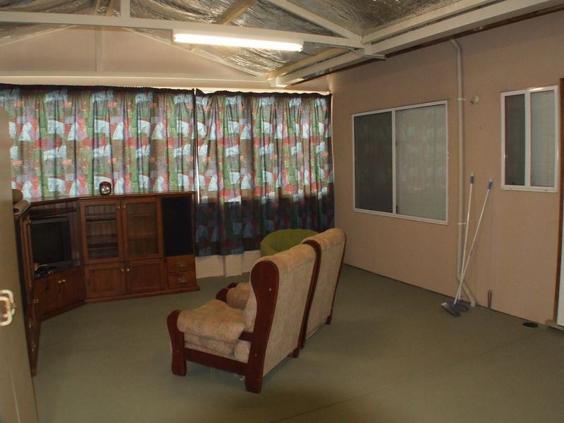 21 Tenth Road, York WA 6302