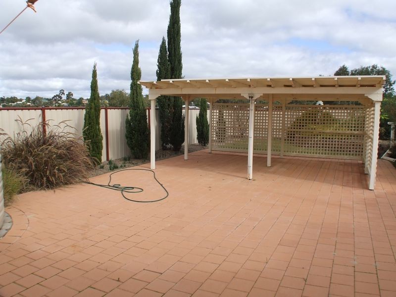 21 Tenth Road, York WA 6302