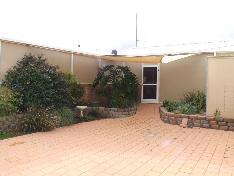 21 Tenth Road, York WA 6302