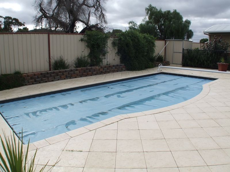 21 Tenth Road, York WA 6302