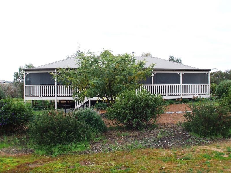 75 Cowan Road, York WA 6302