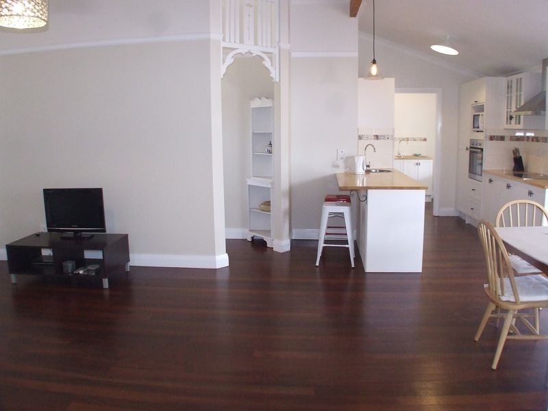 82 Newcastle Street, York WA 6302