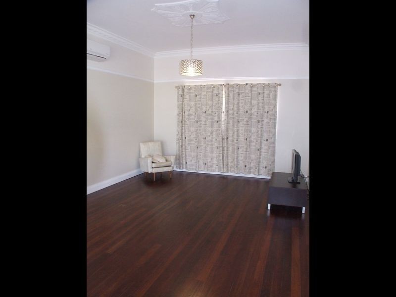 82 Newcastle Street, York WA 6302