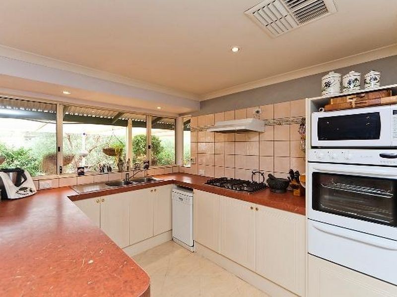 11 Prunster Road, York WA 6302