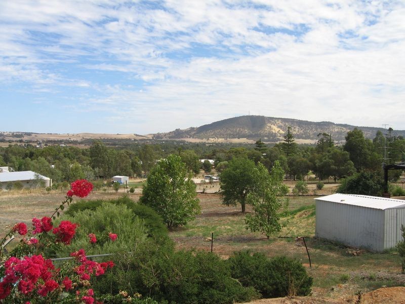 124 Herbert Road, York WA 6302