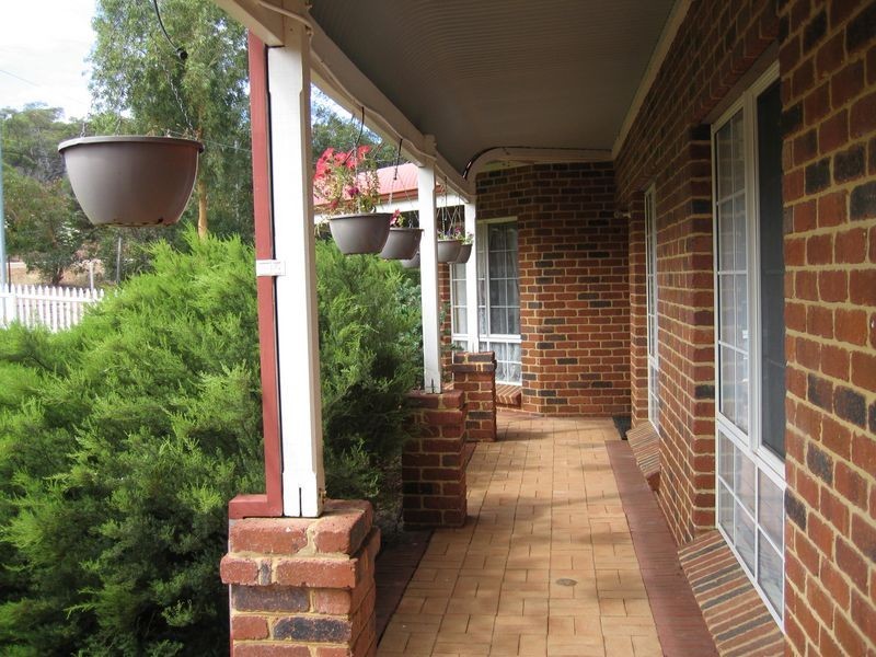 124 Herbert Road, York WA 6302