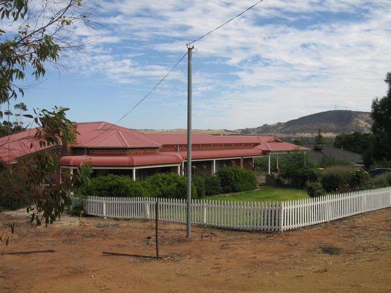 124 Herbert Road, York WA 6302