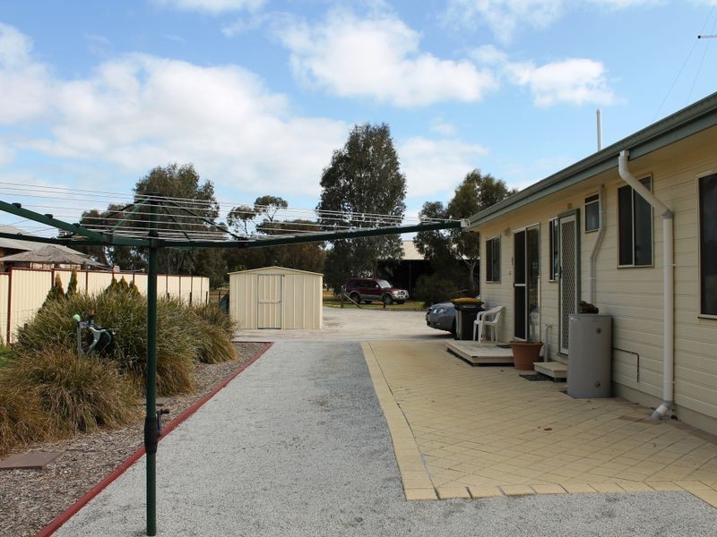 2/2 Eighth Road, York WA 6302