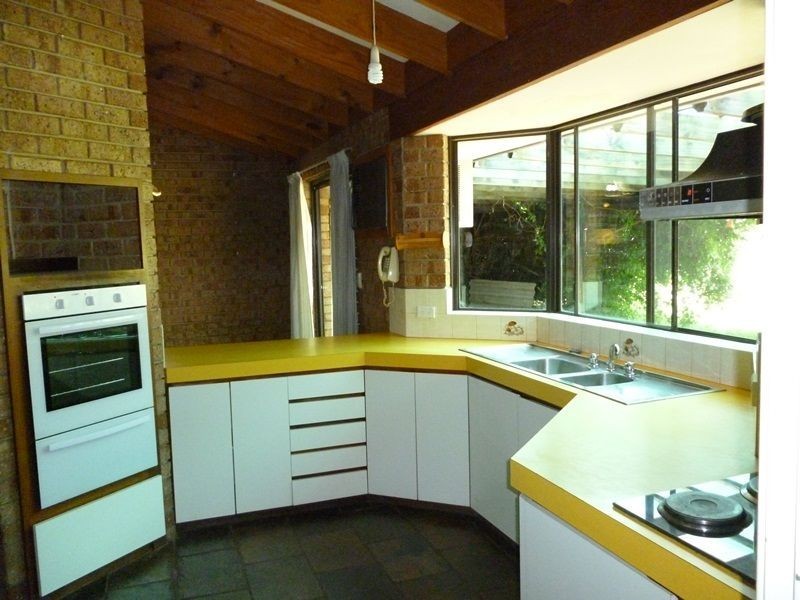 38 Suburban Rd, York WA 6302